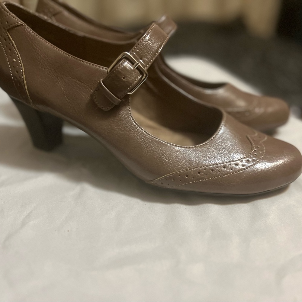 AEROSOLES Tan Mary Jane Heels